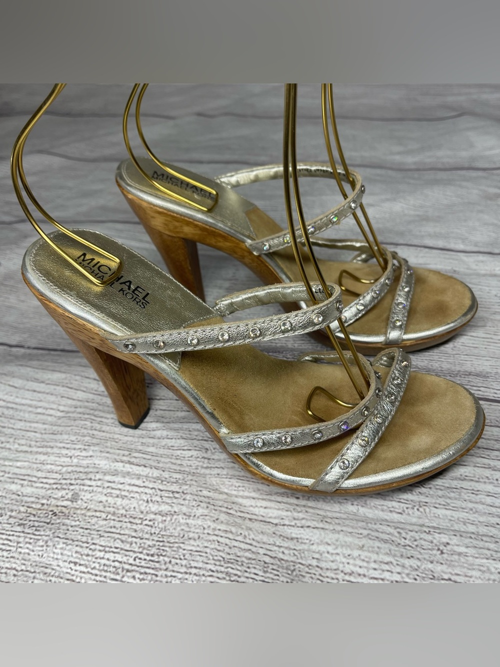 Michael Kors Women’s 9 Silver Leather Straps Wooden Heels - Picture 2 of 6